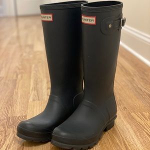 Hunter rain boots- navy